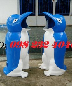 Thùng rác hình chim cánh cụt